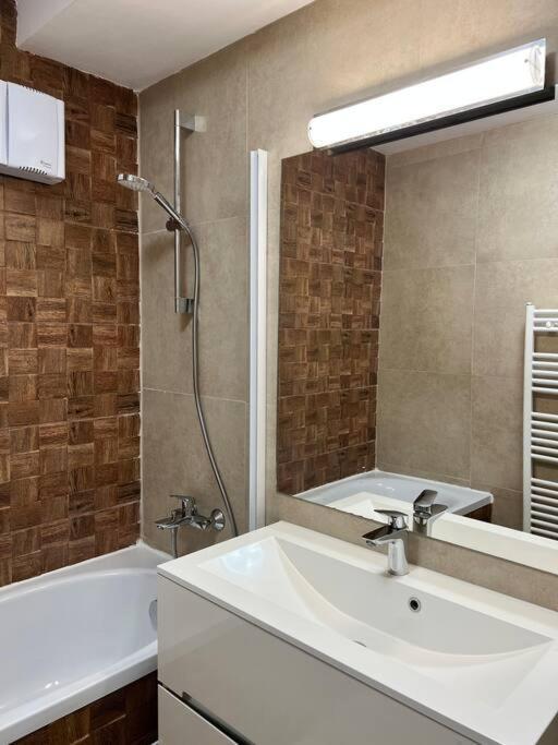 Central Apartment With Panoramic View 브라쇼브 외부 사진